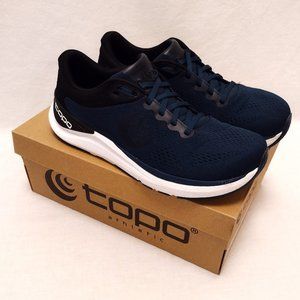 TOPO Ultrafly 4 Men's Size 10.5 US Navy Black and White